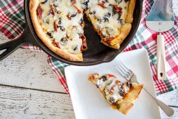 https://mylifeabundant.com/wp-content/uploads/2019/10/skillet-pizza-3600-min.jpg