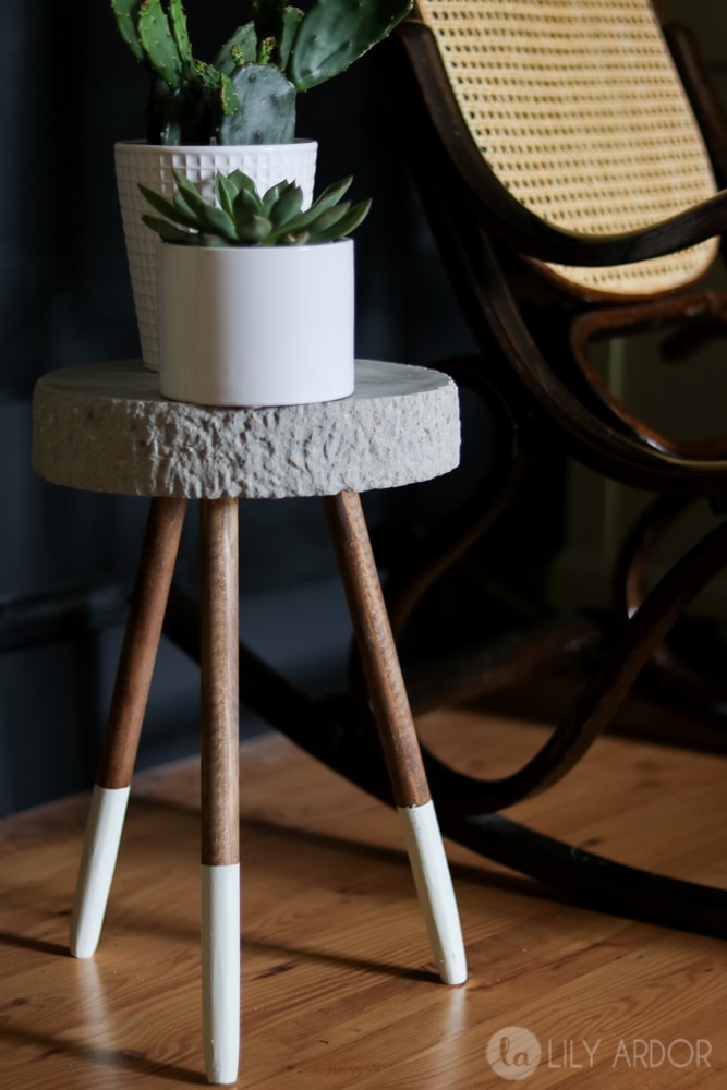 Enjoy thrifty DIY plant stands that will display your favorite plants and look great in your home.