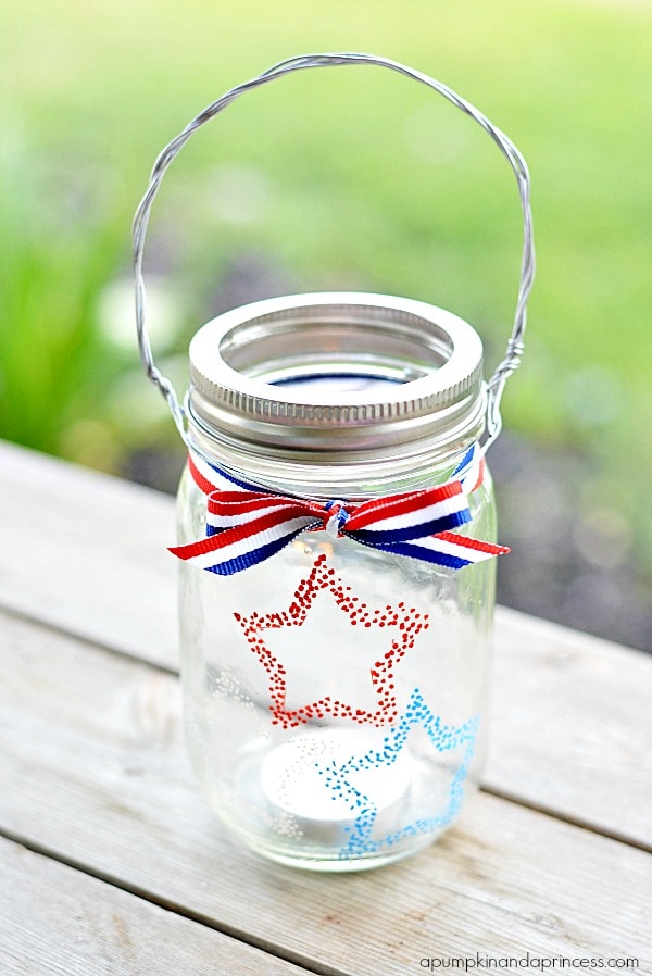 RED, WHITE & BLEU MINI MASON JAR SALADS Mad in Crafts