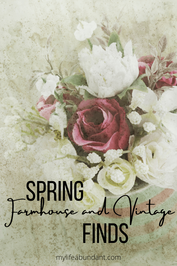 Vintage farmhouse and spring just go hand and hand. Here are a few items ideas and finds for your home.